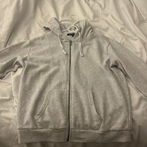 NEW GRAY ZIP UP HOODIE SIZE M
